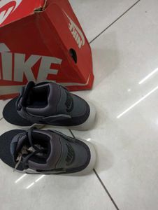 Nike INCURSION SHOES Fixed Price