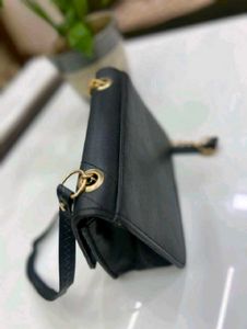 Chic Black Quilted Crossbody Bag