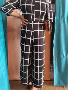 ❤️🥺🌸Chic Black &amp; White Checked Jumpsuit🥺❤️🌸