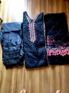 Embroidered Pakistani Salwar Kameez