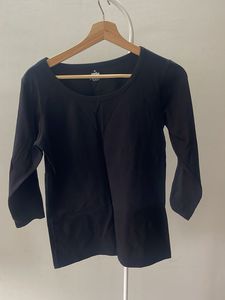 Classic Black 3/4 Sleeve Top