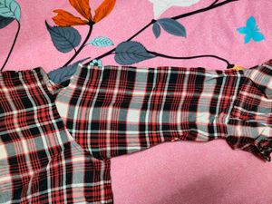 Plaid Top with Long Sleeves