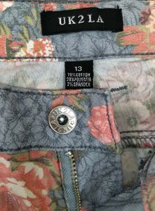 👖🌸 UK2LA Floral Print Jeans