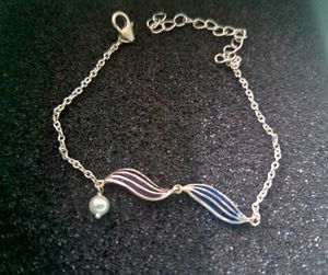 Caratlane Shaya Wave & Pearl Bracelet