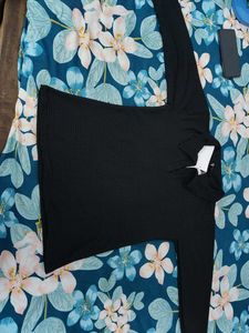 women black collar top