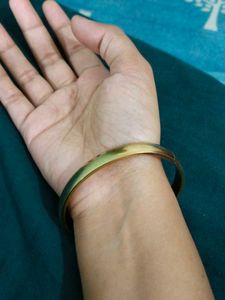 Elegant Gold Bangle Bracelet