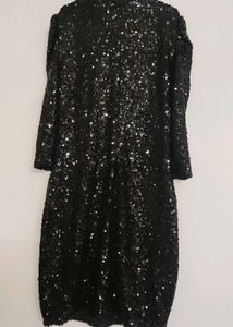 High Neck Embellished Bodycon Dress - Perfect For New Year Party 🎉🎉