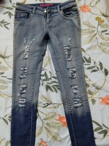 Ripped AB Jeans
