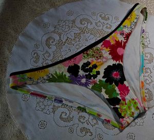 Floral Bikini Bottom🪻