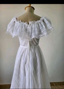 Elegant Off-Shoulder Lace Maxi Dress