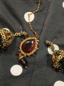 Indian Bridal Maang Tikka &amp; Earrings Set