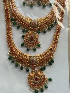 Elegant Kundan Necklace &amp; Earring Set