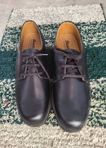 Black Formal Lace-Up Shoes – Classic & Simple