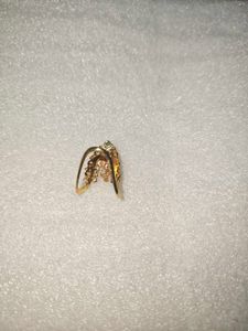 Exquisite Gold-Tone Ring with Gemstones