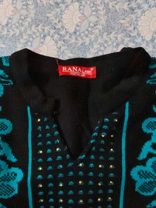 Elegant Kurta with Floral Embroidery