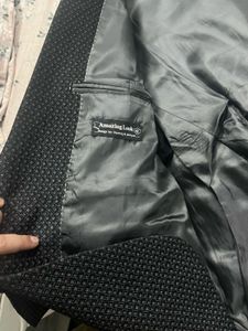 Men's Black Textured Blazer