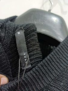 Black Zippered Knit Top - Size 32