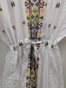 Embroidered White Cotton Kurta