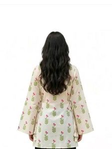 Chic White Kurta with Floral Print