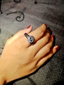 Frog desk buddy ring holder