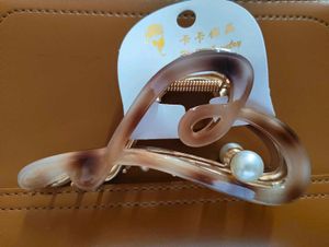 Metal & plastic claw clip