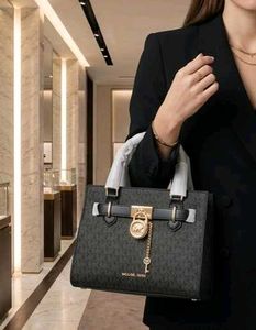 Micheal kors slingbags