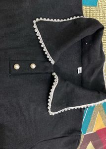 Chic Black Collared Crop Top