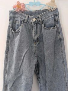 Urbanic Denim Slit-High waist jeans