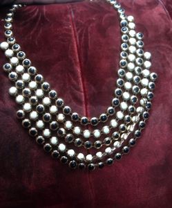 Necklace in black and white combination