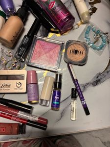assorted make up items❤️