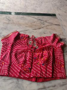 Stunning Bandhani Saree with Intricate Embellishme