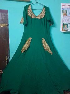 Elegant Green Gown with POCKETS