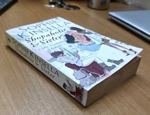 Shopaholic &amp; Sister by Sophie Kinsella