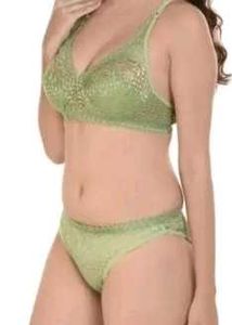 Lace Bra and Panty Set