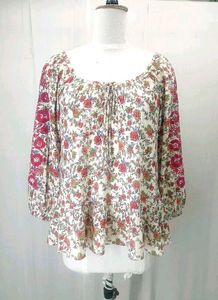 🌺 Embroidered Classy Top