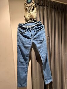 Stylish Light Wash Jeans