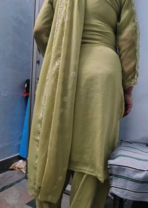 Beautiful Embroidered Kurta Set 90s