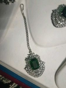 Stunning Emerald &amp; Diamond Jewellery Set