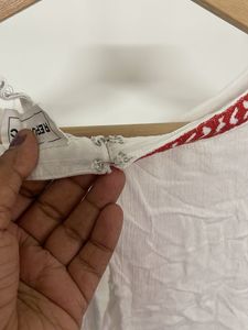 White Embroidered Sleeveless Kurta