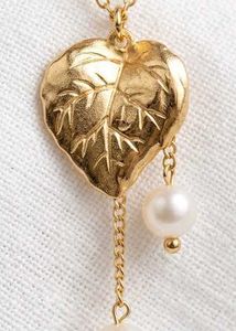 Gold Leaf Pearl Pendant Necklace