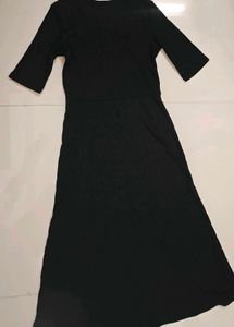 Chic Ribbed Black Midi Dress