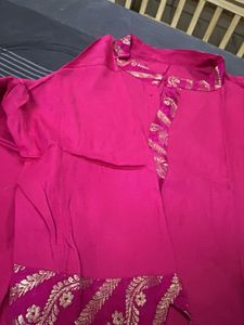 Elegant Pink Kurta with Embellished Neckline