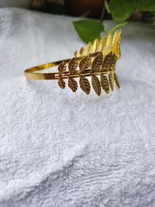 Golden Leaf Design arm cuff