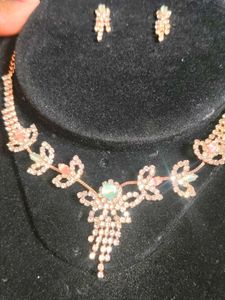 Elegant Jewellery Set with Scrunchie