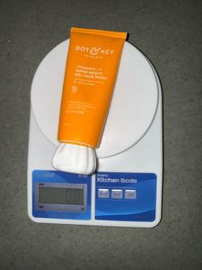 Dot & Key Vitamin C+E Face Wash