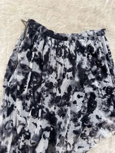 Asymmetric Tie-Dye Print Skirt