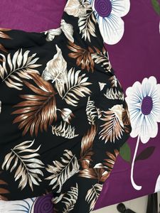 Casual Blsck &amp; Brown Floral Tshirt