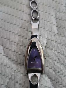 Stylish Women's Silver Tone Watch
