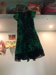 Stylish Green & Black Tie-Dye Dress