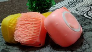 SALE (PACK OF 4)💥 extra Soft Silicone Body Scrub.